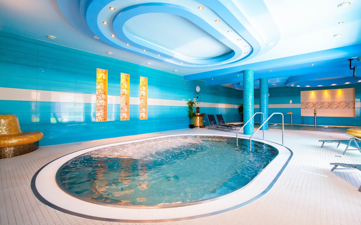 Velký Meder ve Spa & Wellness Hotelu Orchidea *** s polopenzí + vstup do termálního aquaparku Thermal Corvinus